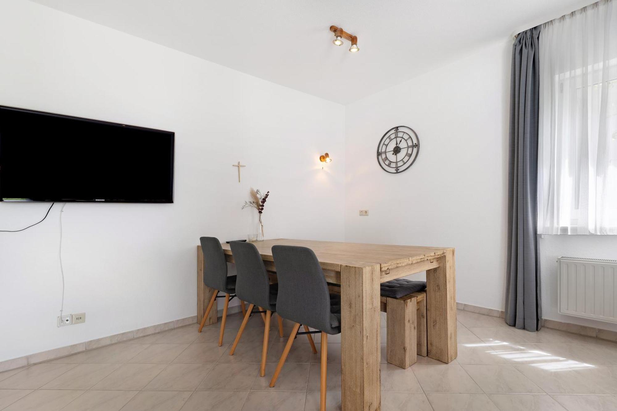 Faisst Apartment *